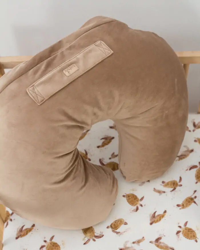 Perna pentru gravide si alaptare, catifea velvet si umplutura ferma, antialergică, Big cu maner, Mint, BabyLy [5]