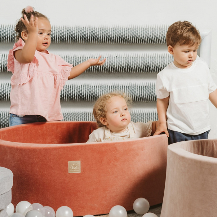 Piscina uscata cu 200 de bile (Alb, Bej, Auriu, Transparent) MeowBaby®, 90x30 cm, Catifea Rosu Marsala [3]