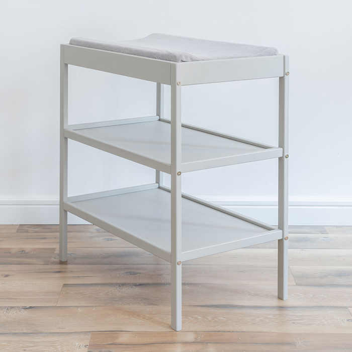 Masa infasat pentru bebelusi, lemn masiv, Gri 76 x 44 x 86 cm, Cu 2 Rafturi De Depozitare Inalte,inclus Saltea din spuma, husa detasabila bumbac, Woodies, 40 x 70 cm [2]