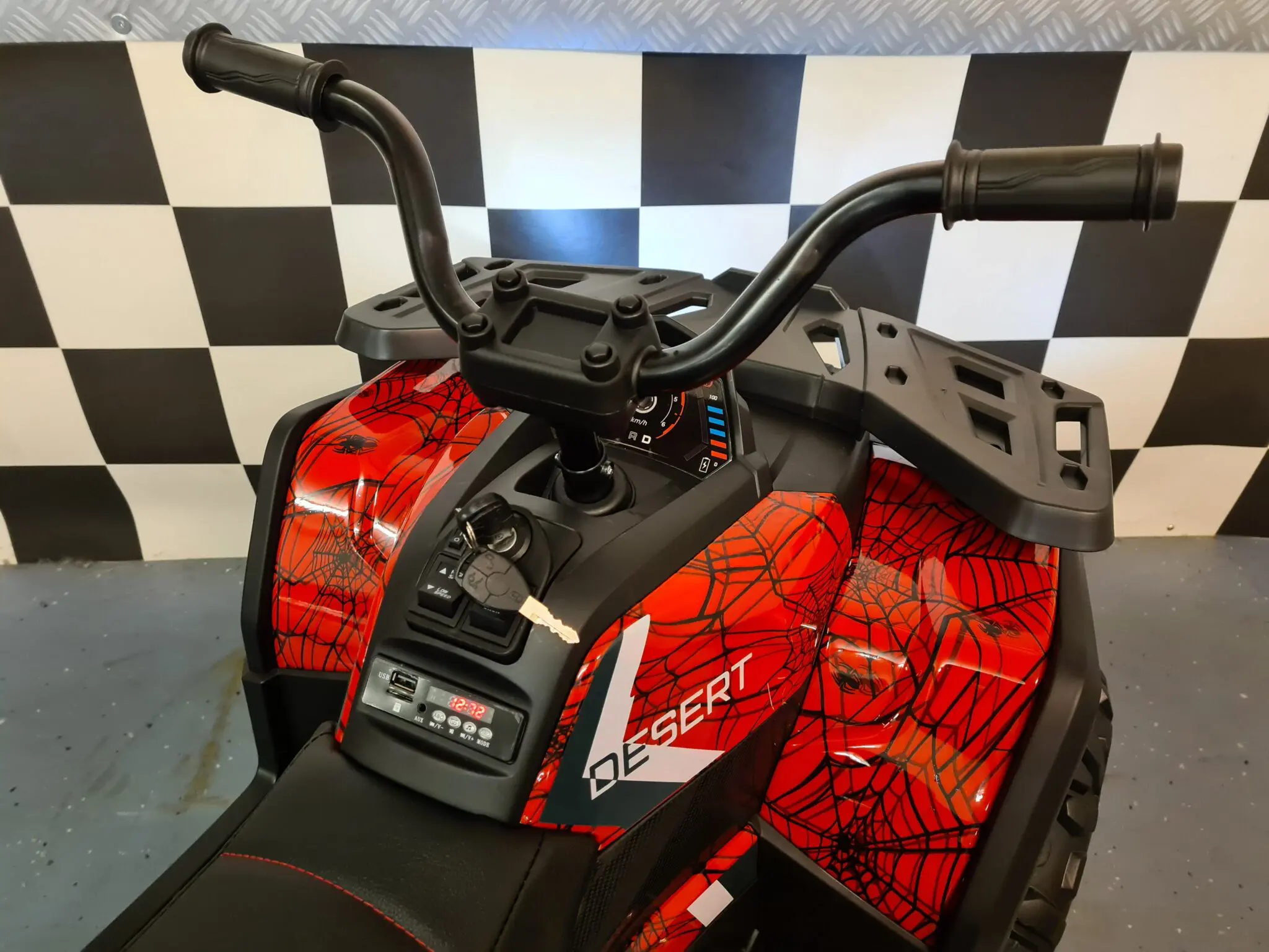 Quad Electric pentru Copii Spider Desert 12V Roșu – Design Pânză de Păianjen, Suspensii, Bluetooth, Acumulator 10Ah, Roți Cauciuc | 3 Ani+, Max. 30 kg [9]