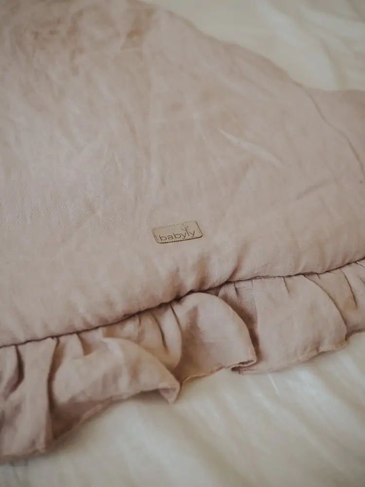 Sac de dormit pana la 9 luni, In Bej cu volanase by BabyLy cu umplutura antialergică BabySoft®, marimea S, 2 TOG pe tot parcursul anului [3]