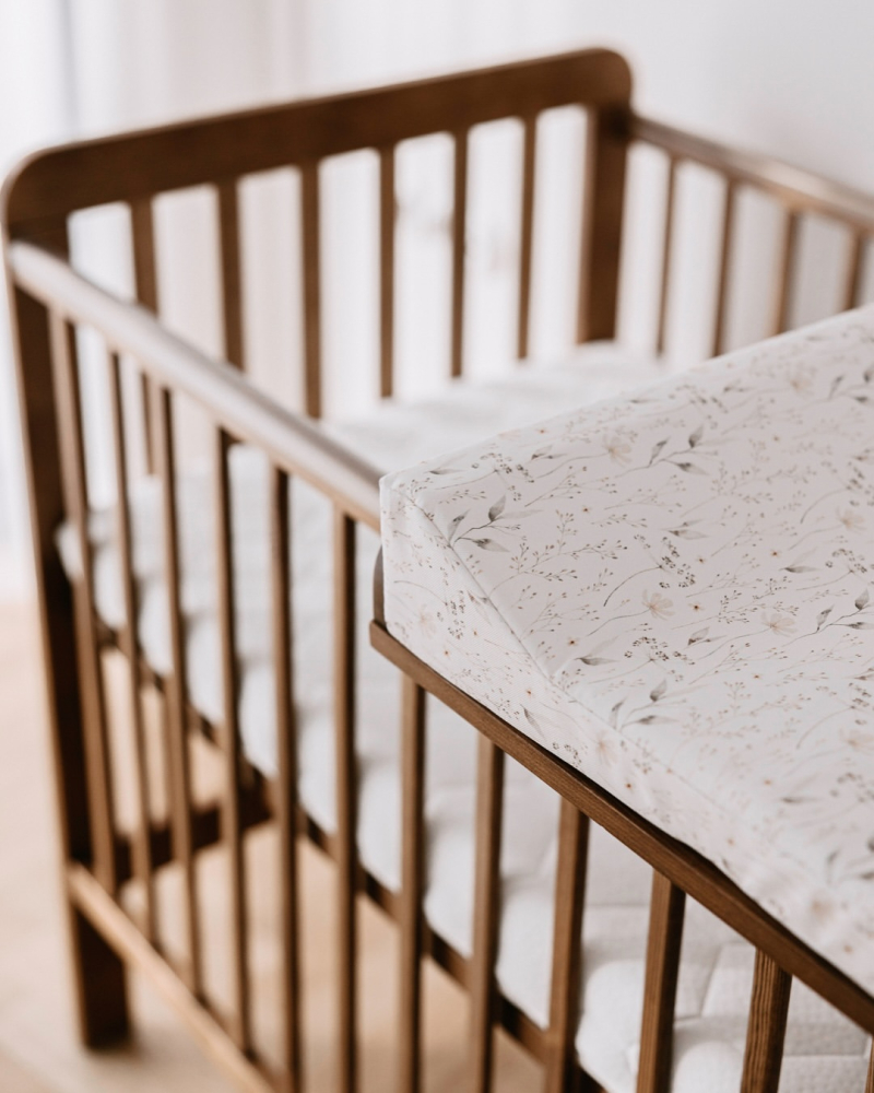 Saltea din spuma pentru masa de infasat din lemn, atasabila la patut bebe, 120x60 si 140x70 cm, impermeabila cu margini de protectie, 72x47 cm Lunca by Woodies [3]