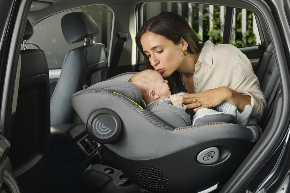 Scaun auto rotativ cu baza isofix Chicco Seat 105 i-Size, Posh Black, 40-105cm, de la nastere pana la 4 ani [8]