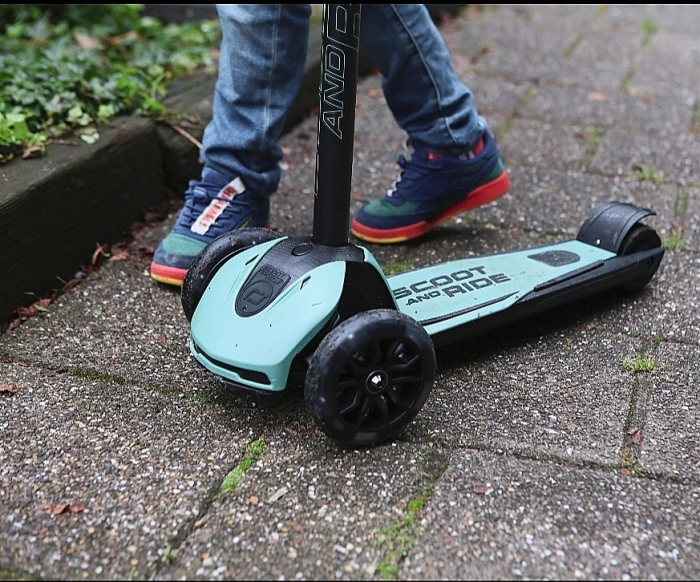 Trotineta copii pliabila, reglabila, roti luminoase, Highwaykick 5 Led Forest, 5 ani +, pana la 80 kg, Scoot & Ride [11]
