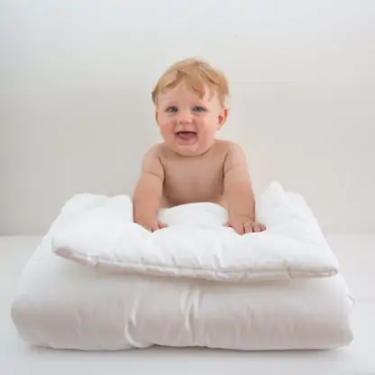 Set pilota 135 x 100 cm si perna 40 x 60 cm pentru copii, bumbac premium matlasat si umplutura hipoalergenică BabySoft [2]