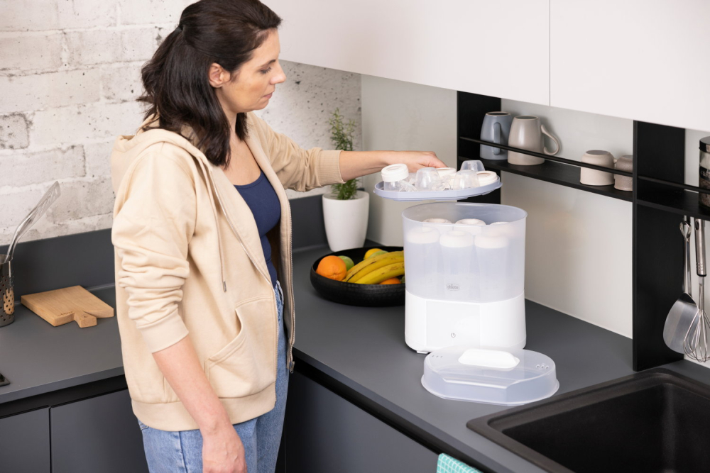 Sterilizator electric digital Chicco cu uscator biberoane si accesorii mici, 0luni+ [9]