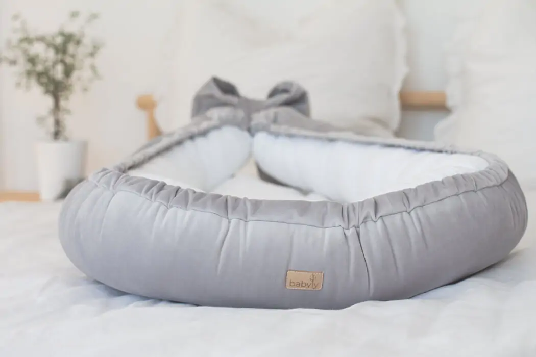 Suport de dormit Babynest Premium Bumbac Organic si Catifea Gri Deschis cu Funda by BabyLy, 80x50 cm [4]