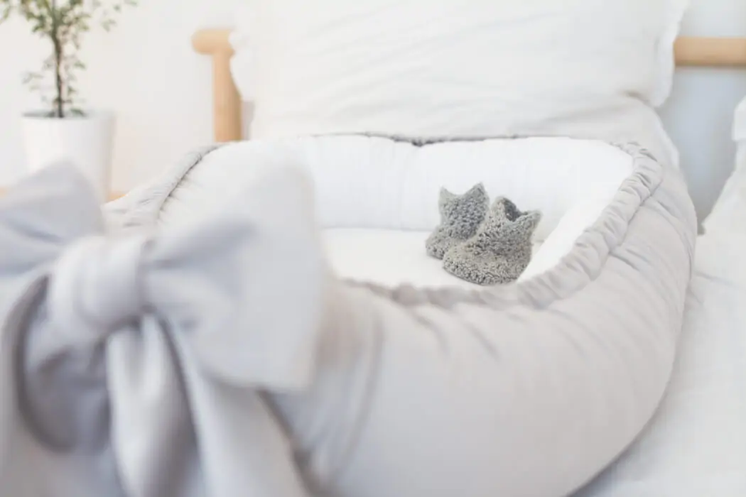 Suport de dormit Babynest Premium Bumbac Organic si Catifea Gri Deschis cu Funda by BabyLy, 80x50 cm [6]