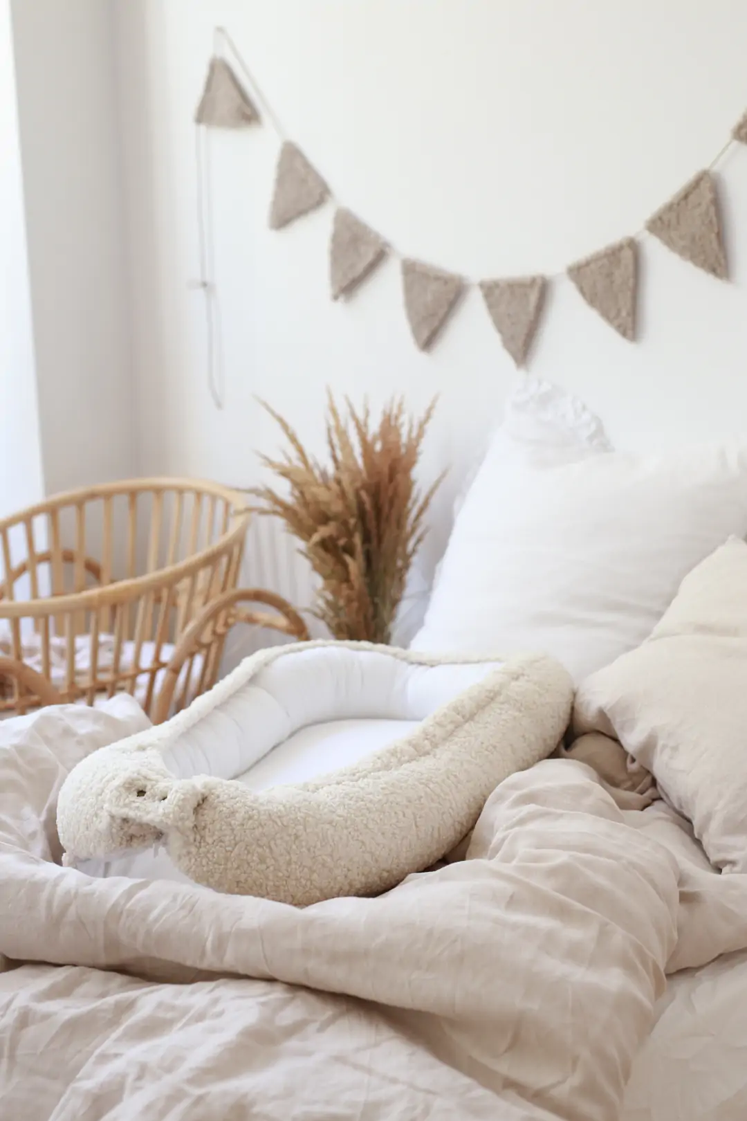 Suport de dormit Babynest Premium Bumbac Organic si tesatura bucle Crem, Teddy by BabyLy, 80x50 cm [3]