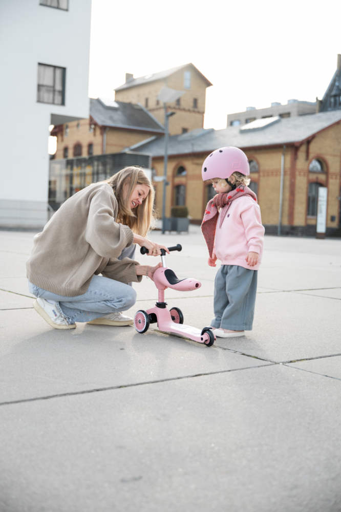 Trotinetă copii 2in1 premium Scoot & Ride HighwayKick 1 Rose, cu șezut, sistem anti-răsturnare, reglabilă 1–5 ani (max. 50 kg) [14]