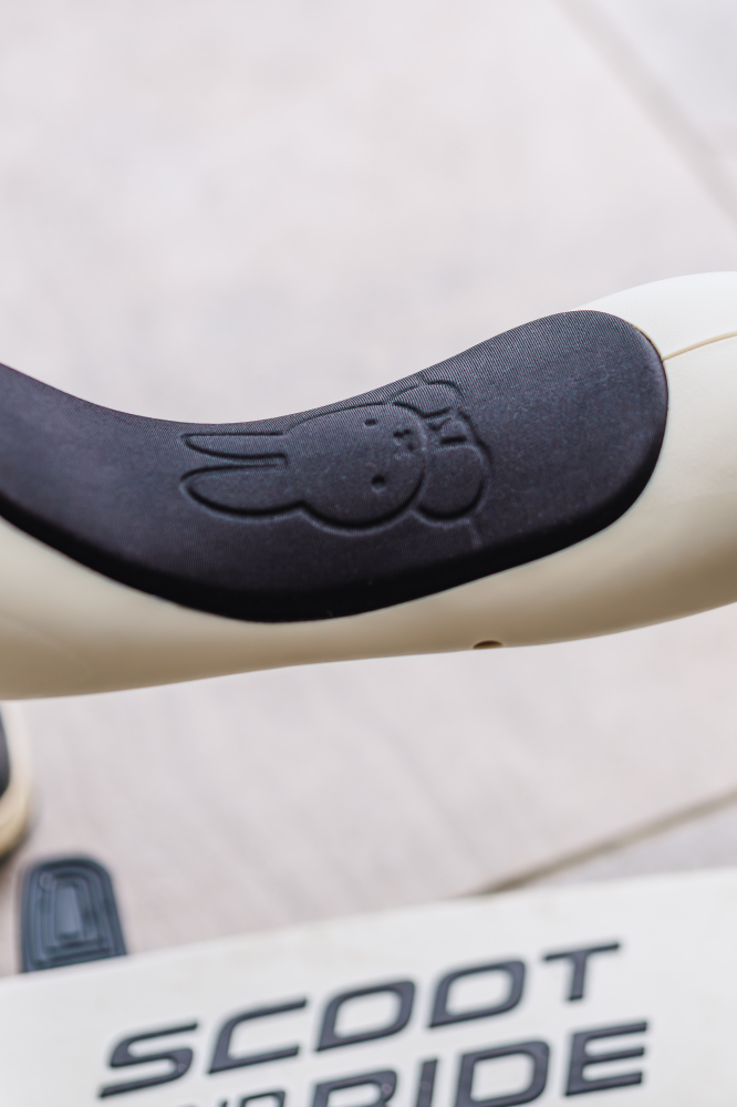 Trotinetă copii 3in1 premium Scoot & Ride HighwayKick 1 Push and Go Miffy, cu șezut și mâner pentru părinte, sistem anti-răsturnare, 1–5 ani (max. 50 kg) [14]
