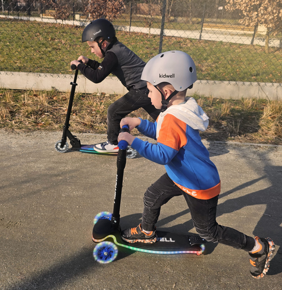 Trotinetă LUMO Blue Balance – Aventură colorată și distracție în siguranță! [12]