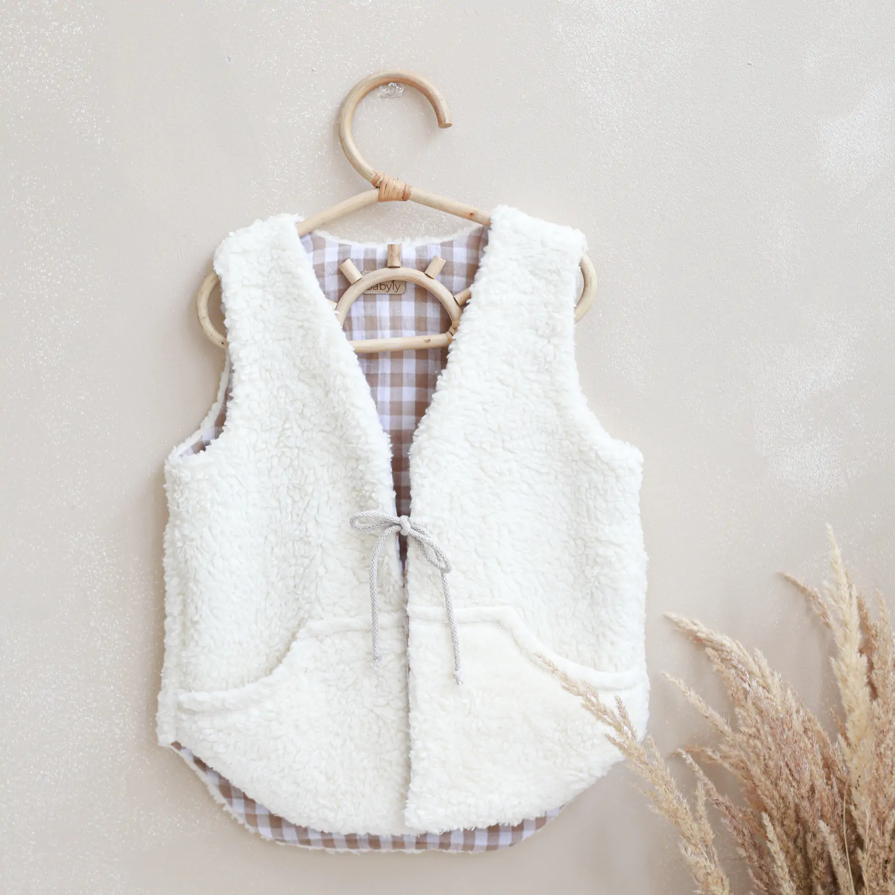 Vesta pentru copii, reversibila, dublat, muselina carouri Bej si tesatura bucle Crem, Teddy by BabyLy, 104/110, 3-5 ani [2]