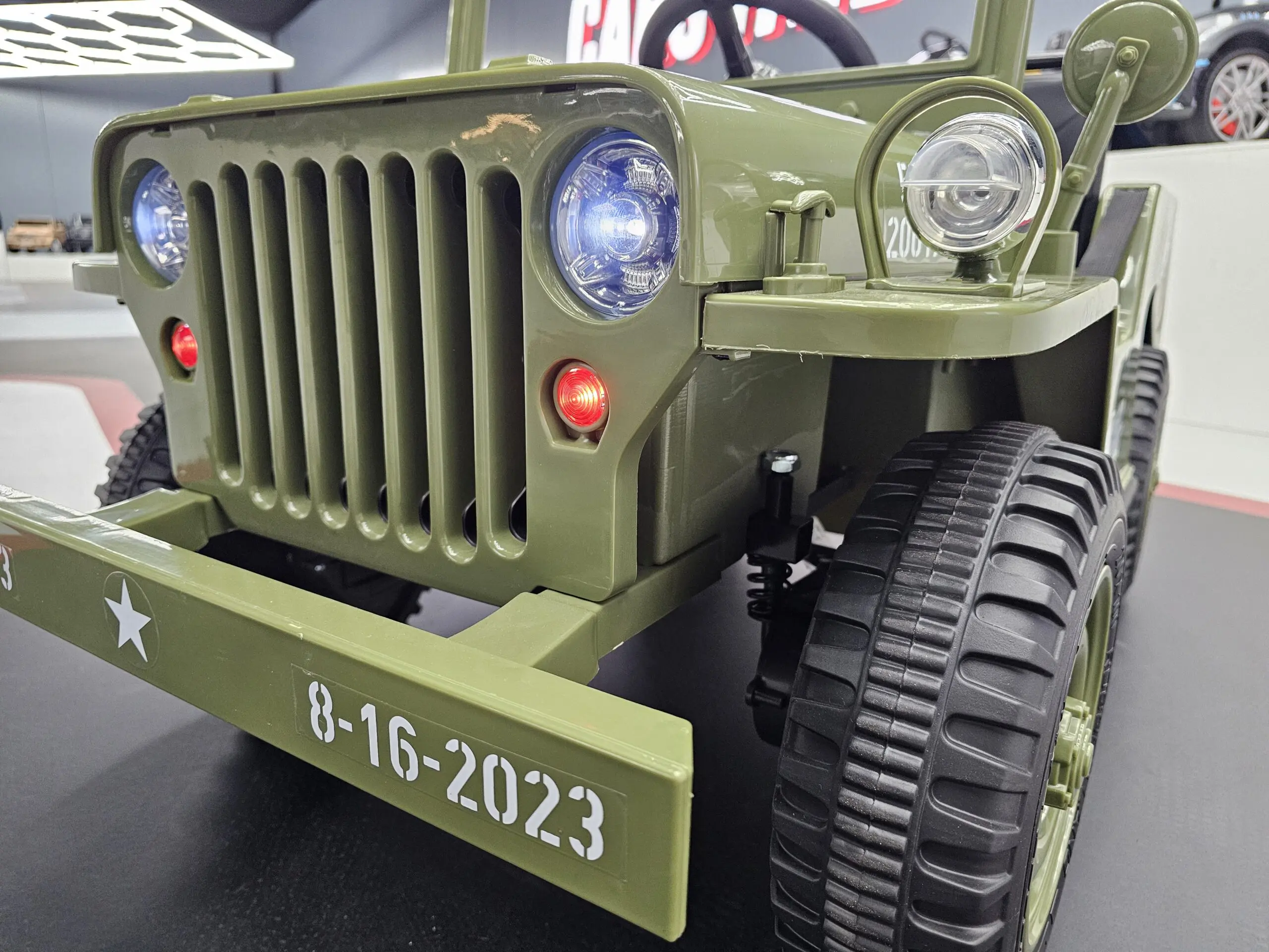 Jeep Electric pentru Copii Willy 12V Verde Militar, Design Retro – Telecomandă 2.4G, 4 Motoare | 3-5 Ani [10]