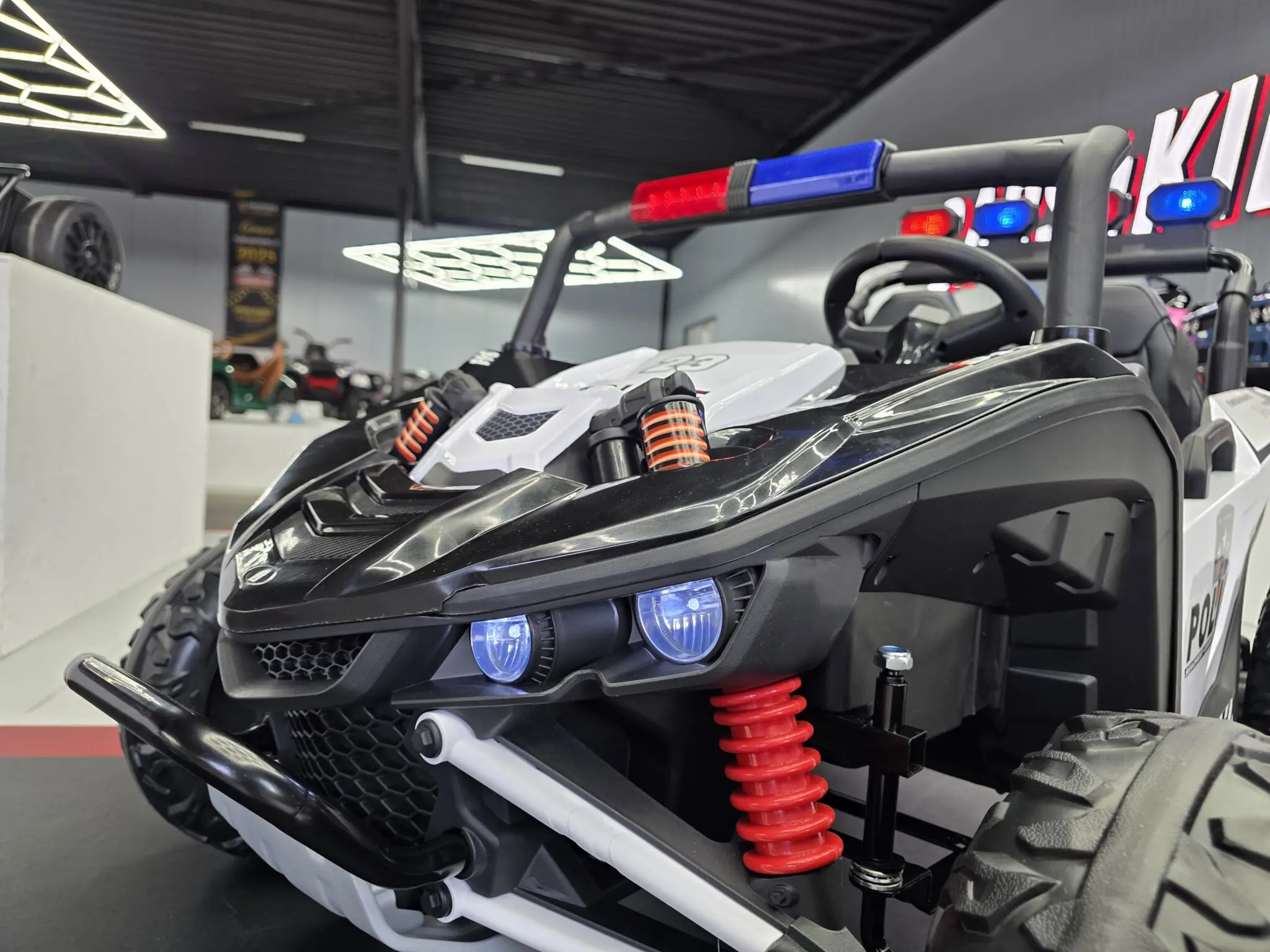 Buggy Electric Poliție 2 Locuri Police Patrol 24V – 2 Motoare 400W, Girofar LED, Bluetooth, Suspensii, Centură 3 Puncte | Max. 50 kg [7]