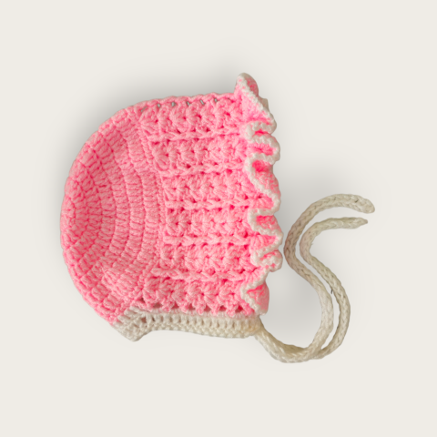 Caciulite Handmade - Căciuliță Bonnet Handmade 0–3 Luni din Bambus – Roz cu Alb