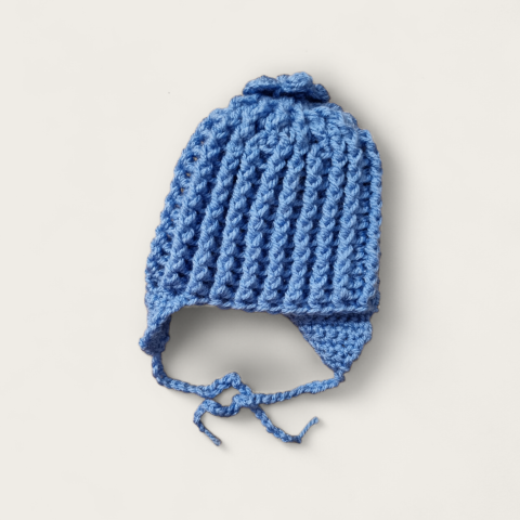 Caciulite Handmade - Căciuliță Handmade din Bambus 0–3 Luni – Albastru cu Protecție pentru Urechi