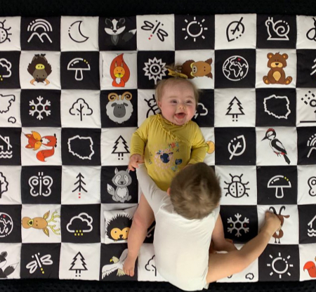Saltele pentru joaca - Covor de joaca termoizolant pentru bebe, activitati senzorial – Contrast 120x140cm by Kids Cudaki
