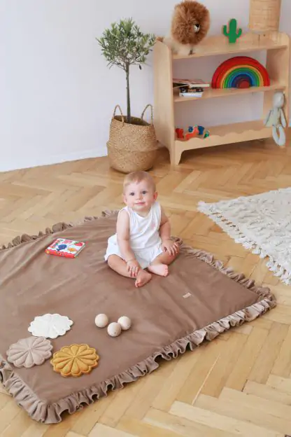 Saltele pentru joaca - Covor patrat de joaca termoizolant din spuma, pentru copii si bebelusi, pliabil, Catifea Bej cu volanas, 100x100cm
