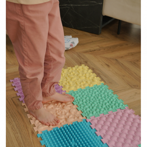 Covoraș ortopedic Puzzle „Mix” 8 elemente Pastel – joacă sănătoasă și reflexoterapie pentru toată familia - Copie [4]