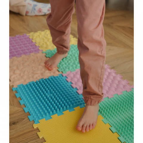 Covoraș ortopedic Puzzle „Mix” 8 elemente Pastel – joacă sănătoasă și reflexoterapie pentru toată familia - Copie [5]