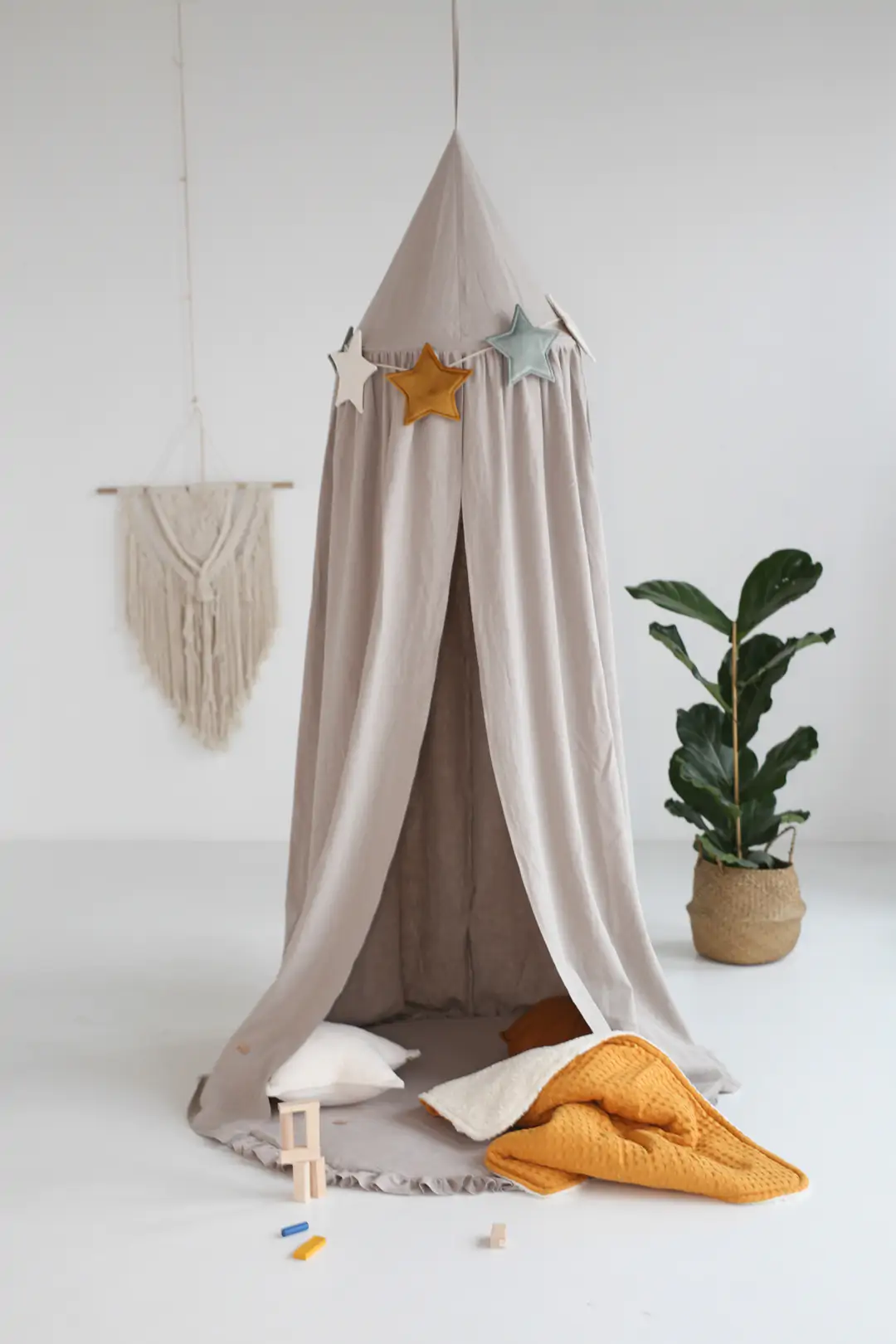 Ghirlanda decor din catifea, decoratiune pentru camera copilului - Velvet crem perlat, menta si galben mustar [1]