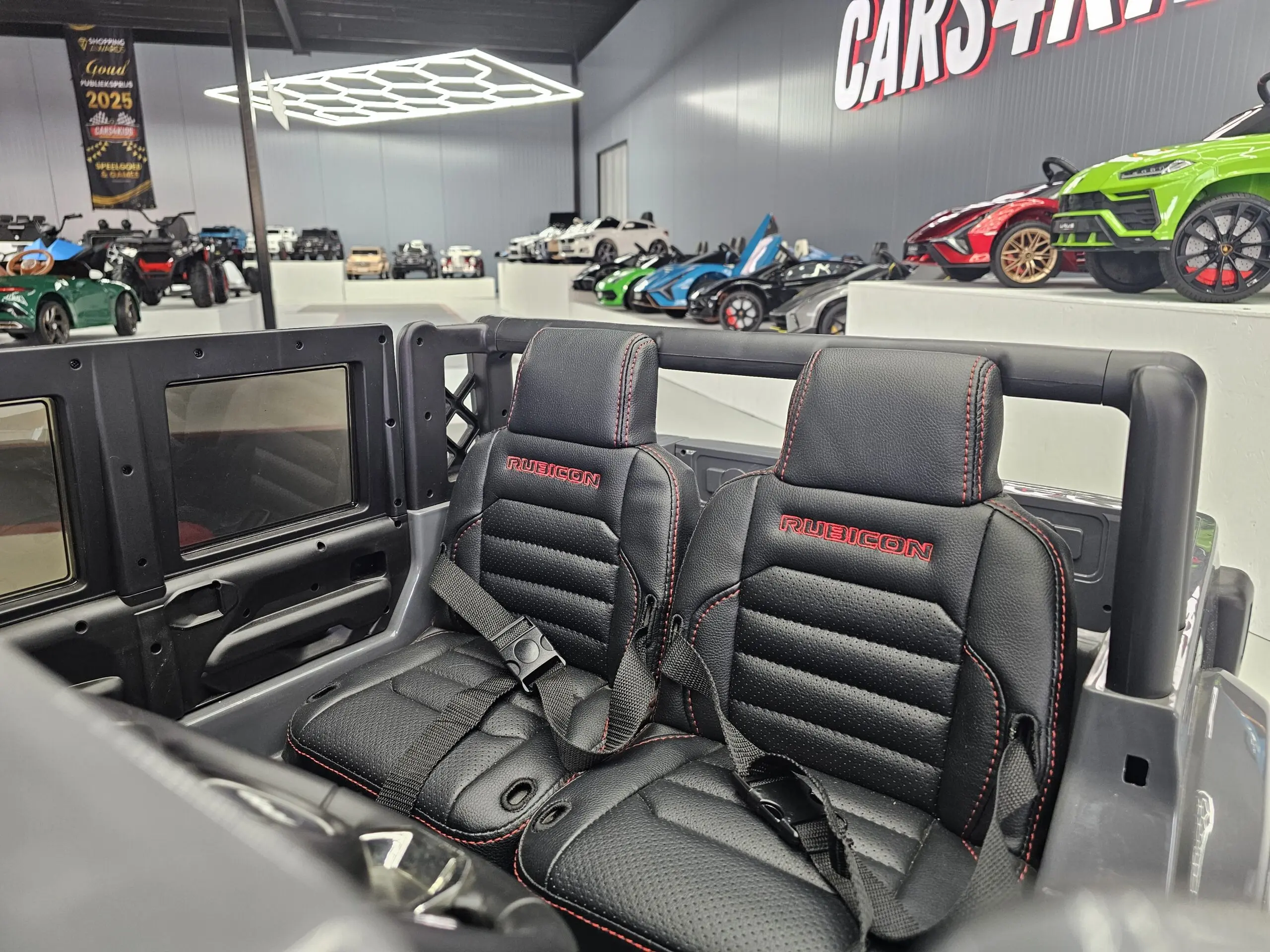 Jeep Electric pentru Copii Gladiator Rubicon 12V Gri, Licență Oficială Jeep – 2 Locuri, Uși Funcționale [10]
