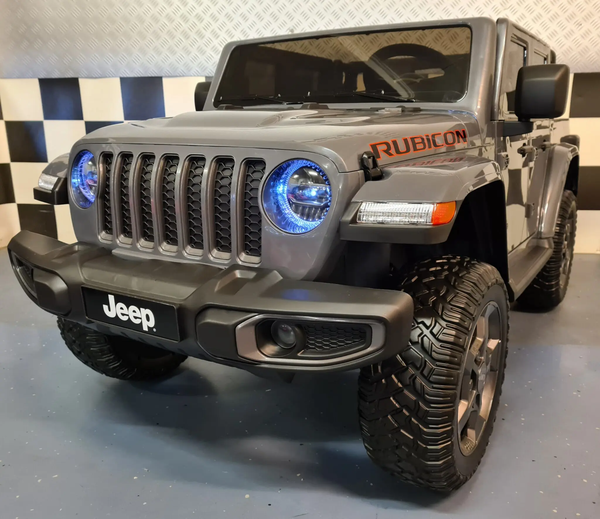 Jeep Electric pentru Copii Gladiator Rubicon 12V Gri, Licență Oficială Jeep – 2 Locuri, Uși Funcționale [1]