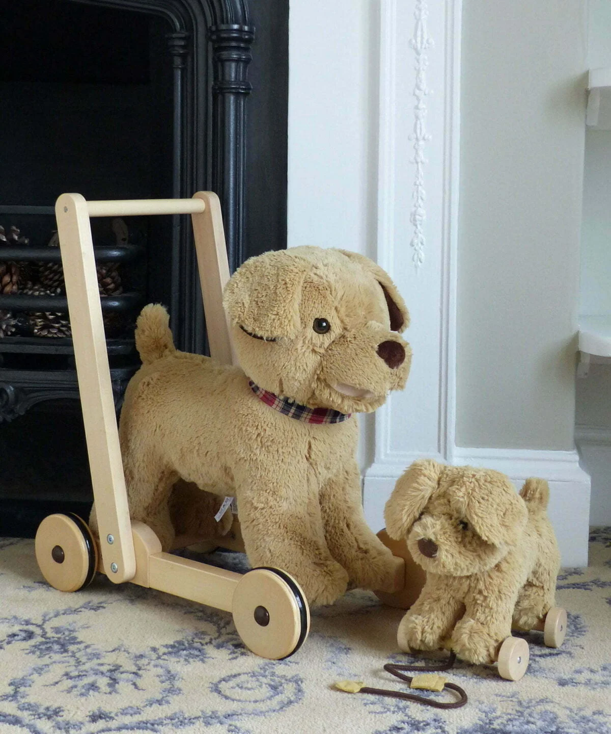 Little Bird Told Me - Dexter Dog Walker, Push Along & Ride On Toy pentru copii de peste 1 an, Golden Labrador Caine Pufos pentru copii mici, Cadru robust din lemn, Scaun căptusit [13]