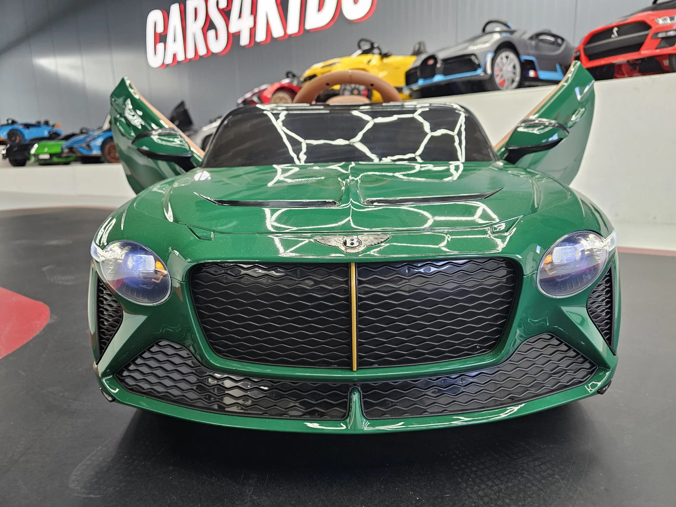 Mașină electrică Bentley Bacalar 12V Verde Metalic, Licență Oficială – Uși Verticale, Telecomandă 2.4G [2]