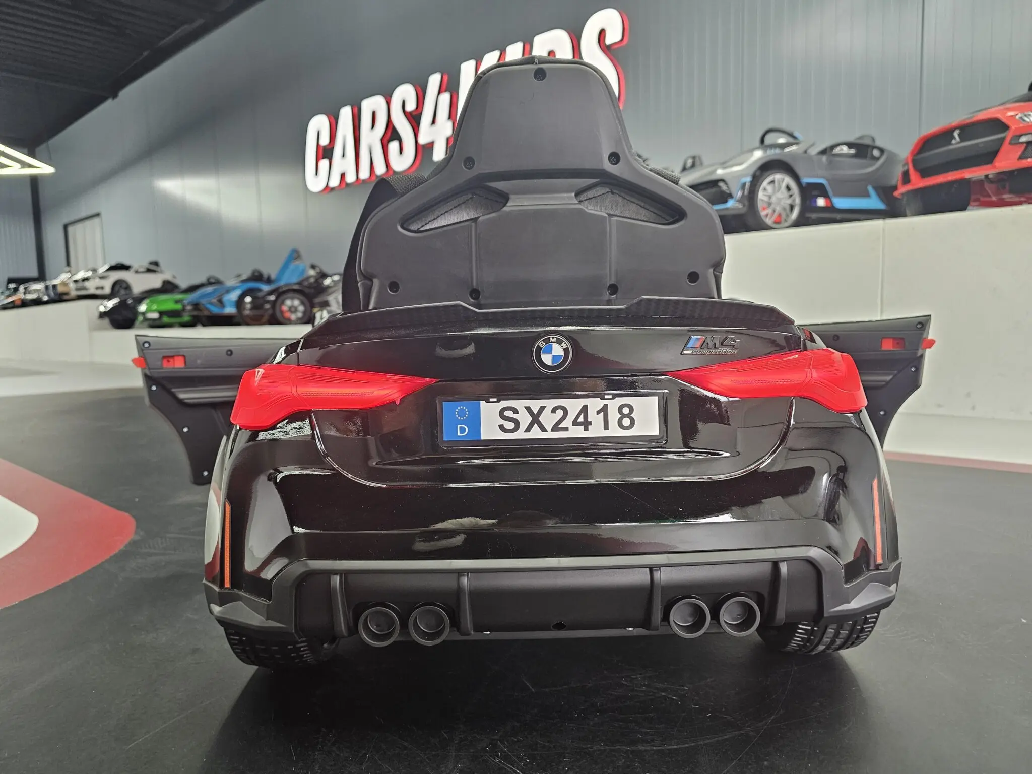 Mașină electrică BMW M4 12V Negru Metalic, Licență Oficială – Telecomandă 2.4G, Scaun Piele [7]