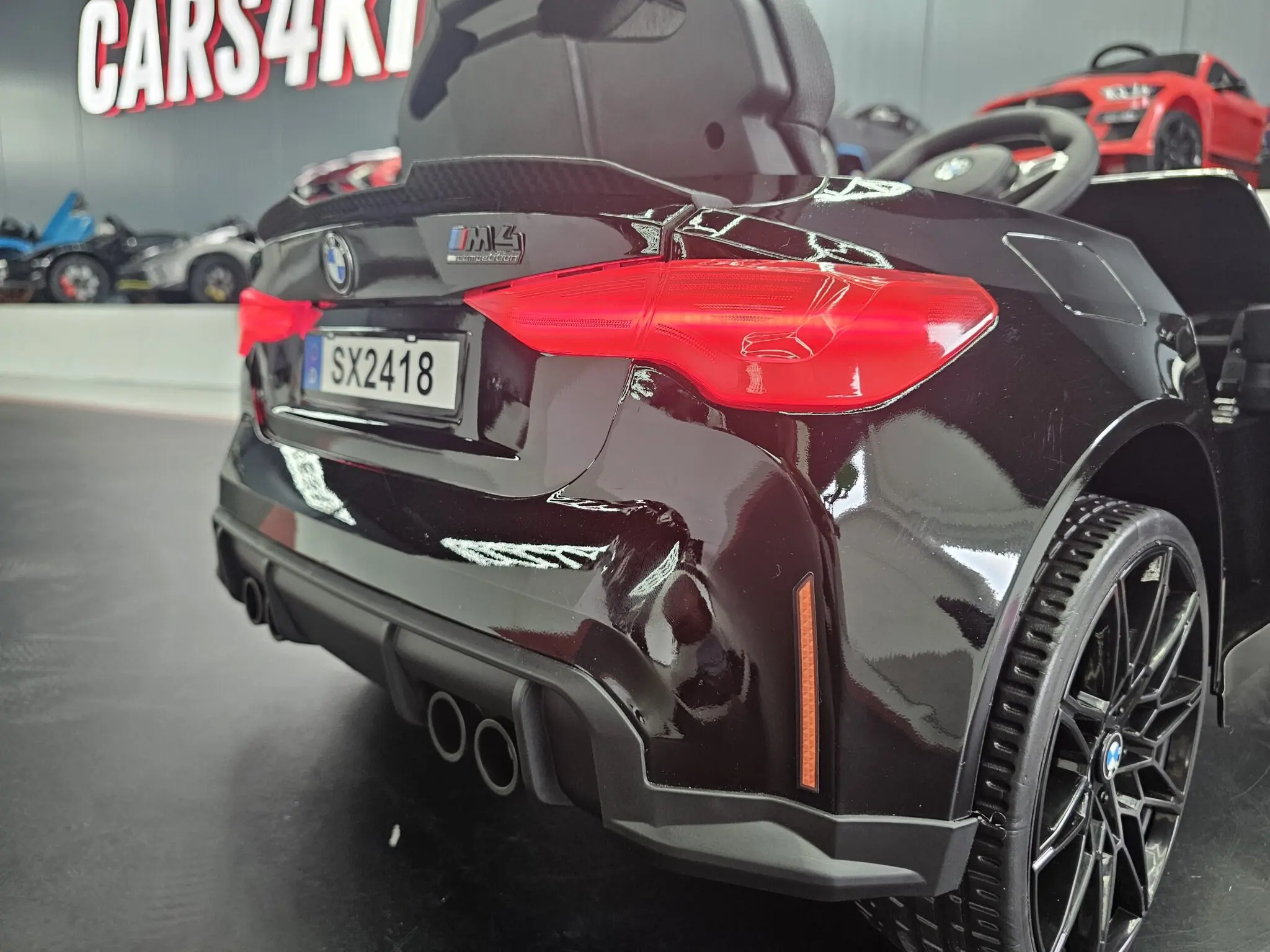 Mașină electrică BMW M4 12V Negru Metalic, Licență Oficială – Telecomandă 2.4G, Scaun Piele [6]