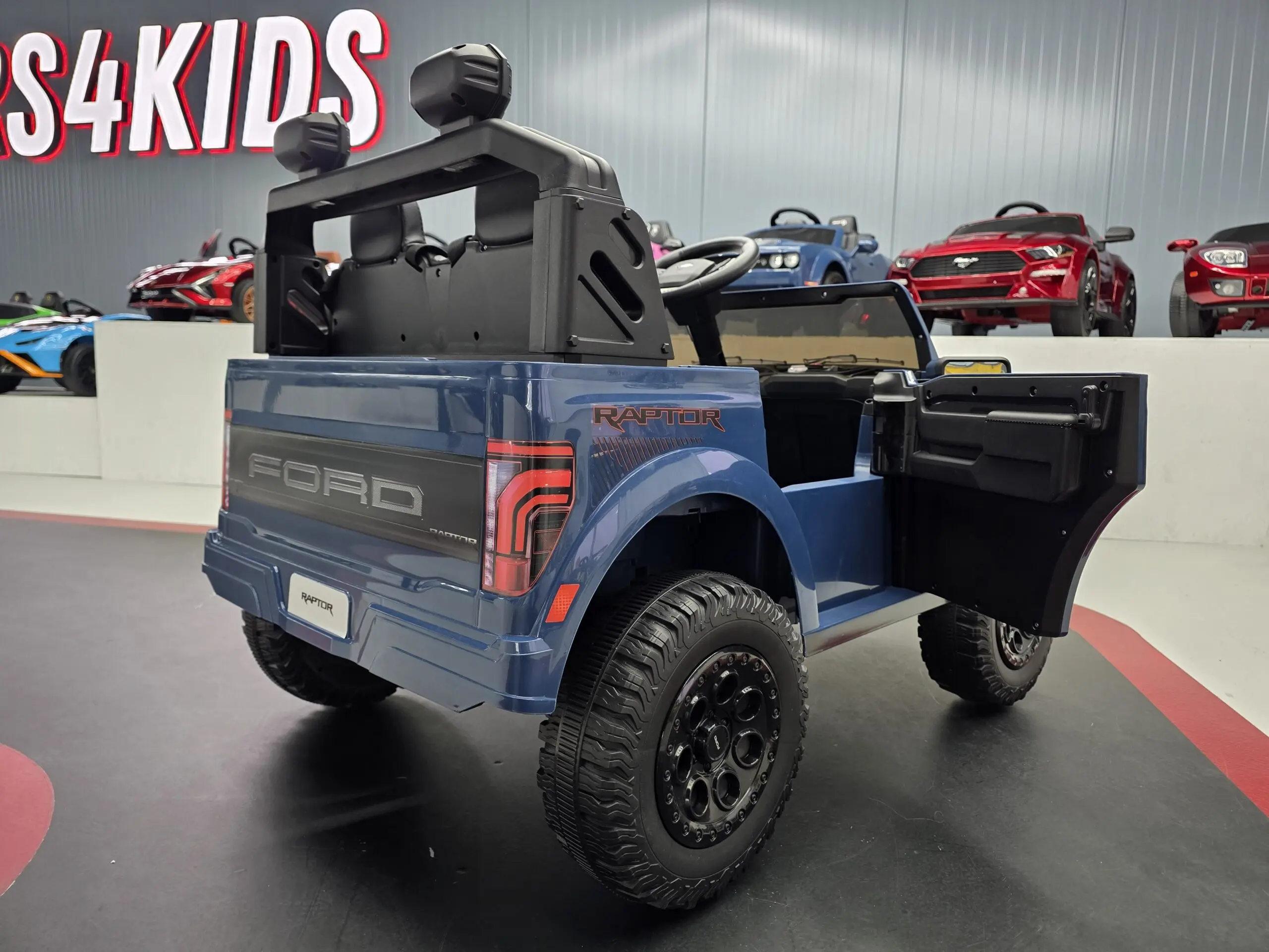 Mașină electrică Ford Raptor 24V Albastru, 2 Locuri, licență oficială – Telecomandă 2.4G, Scaun Piele [5]