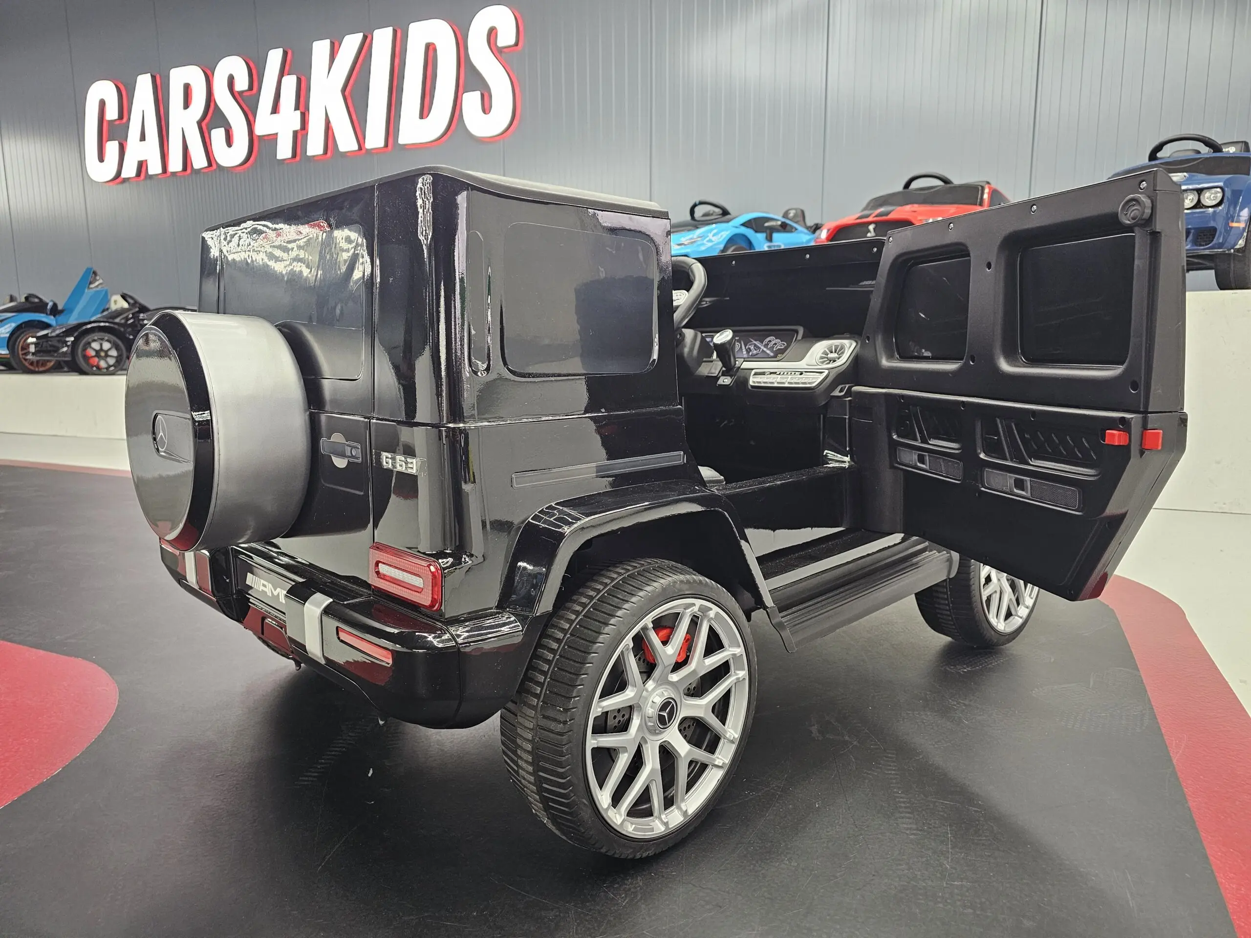 Mașină electrică Mercedes G63 AMG 24V Negru Metalic, 2 Locuri, Licență Oficială – Telecomandă 2.4G [6]