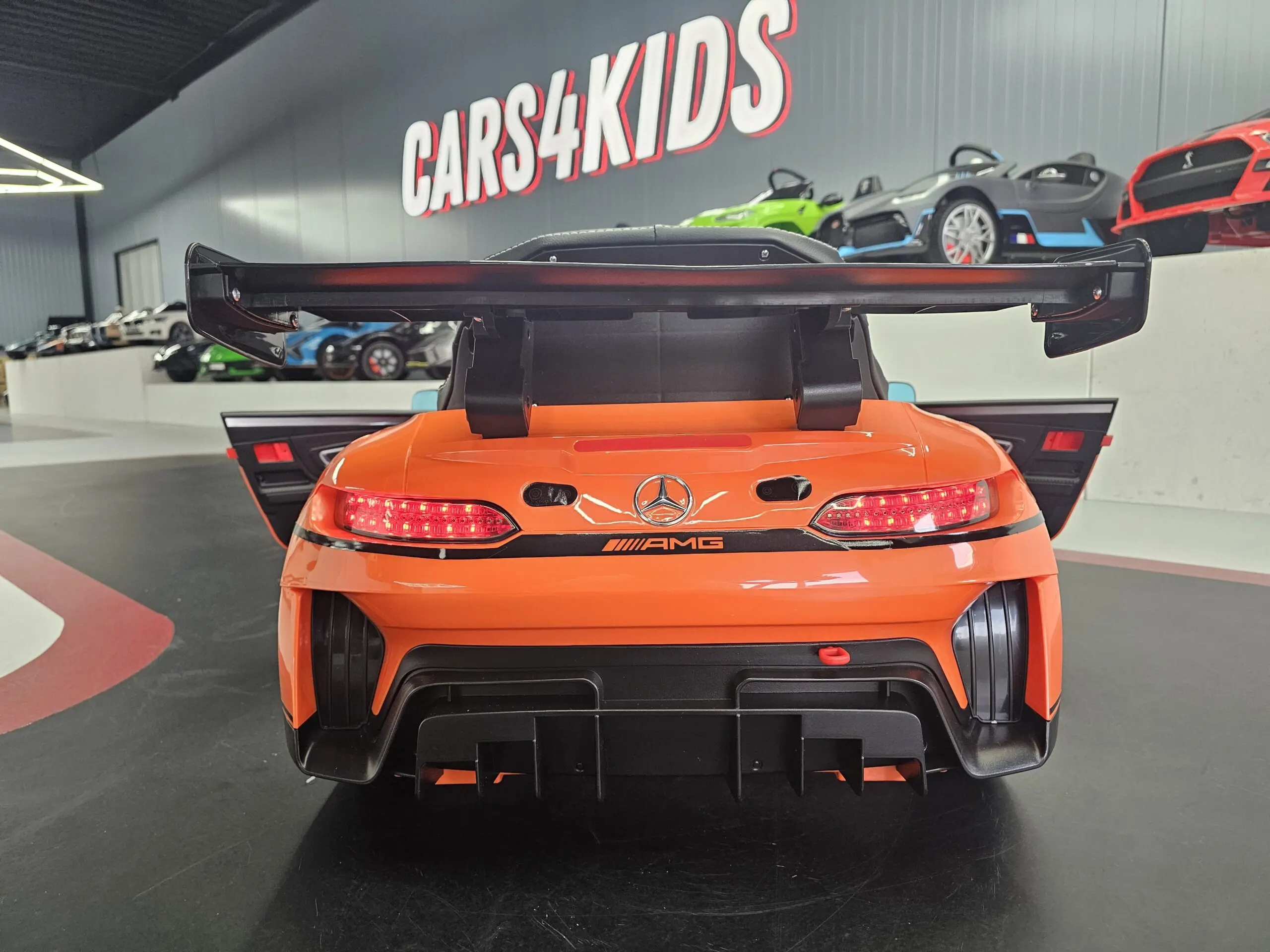 Mașină electrică Mercedes GT3 AMG 12V Portocaliu, Licență Oficială – Telecomandă 2.4G, Scaun Piele [6]