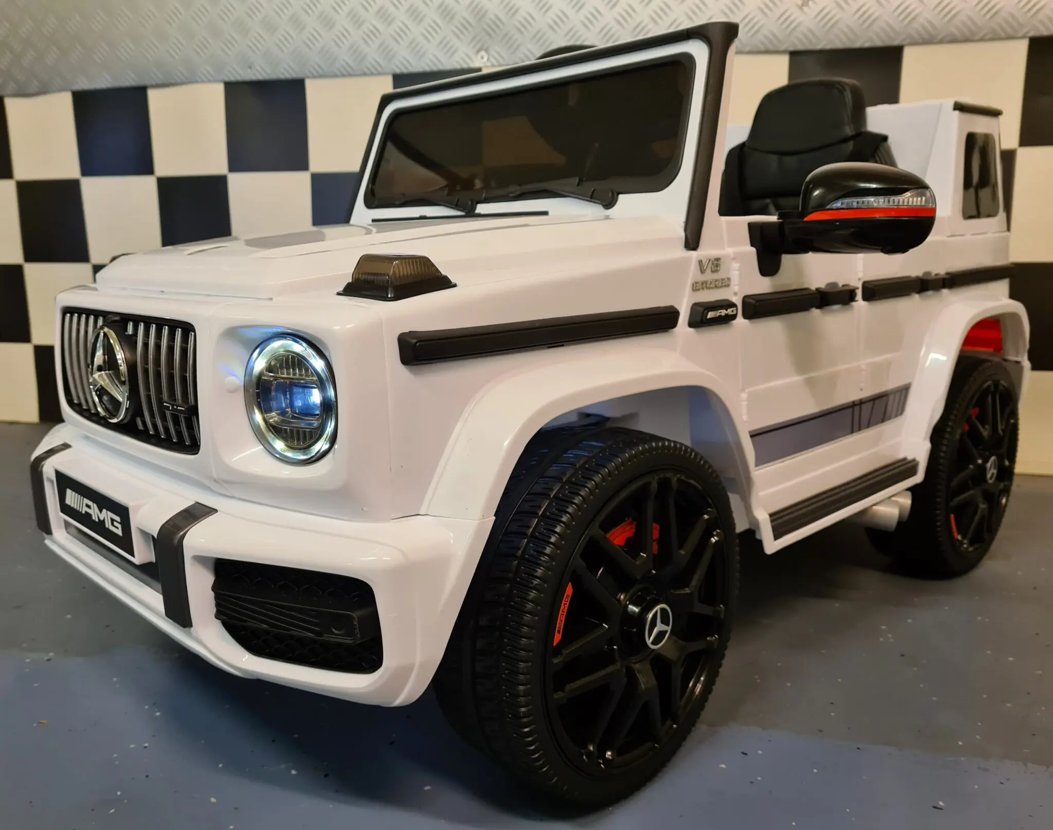 Mașină Electrică pentru Copii Mercedes-Benz G63 AMG 12V Alb Perlat – 4 Motoare, Telecomandă 2.4G, Roți Cauciuc, Scaun Piele | 3 Ani+ [2]