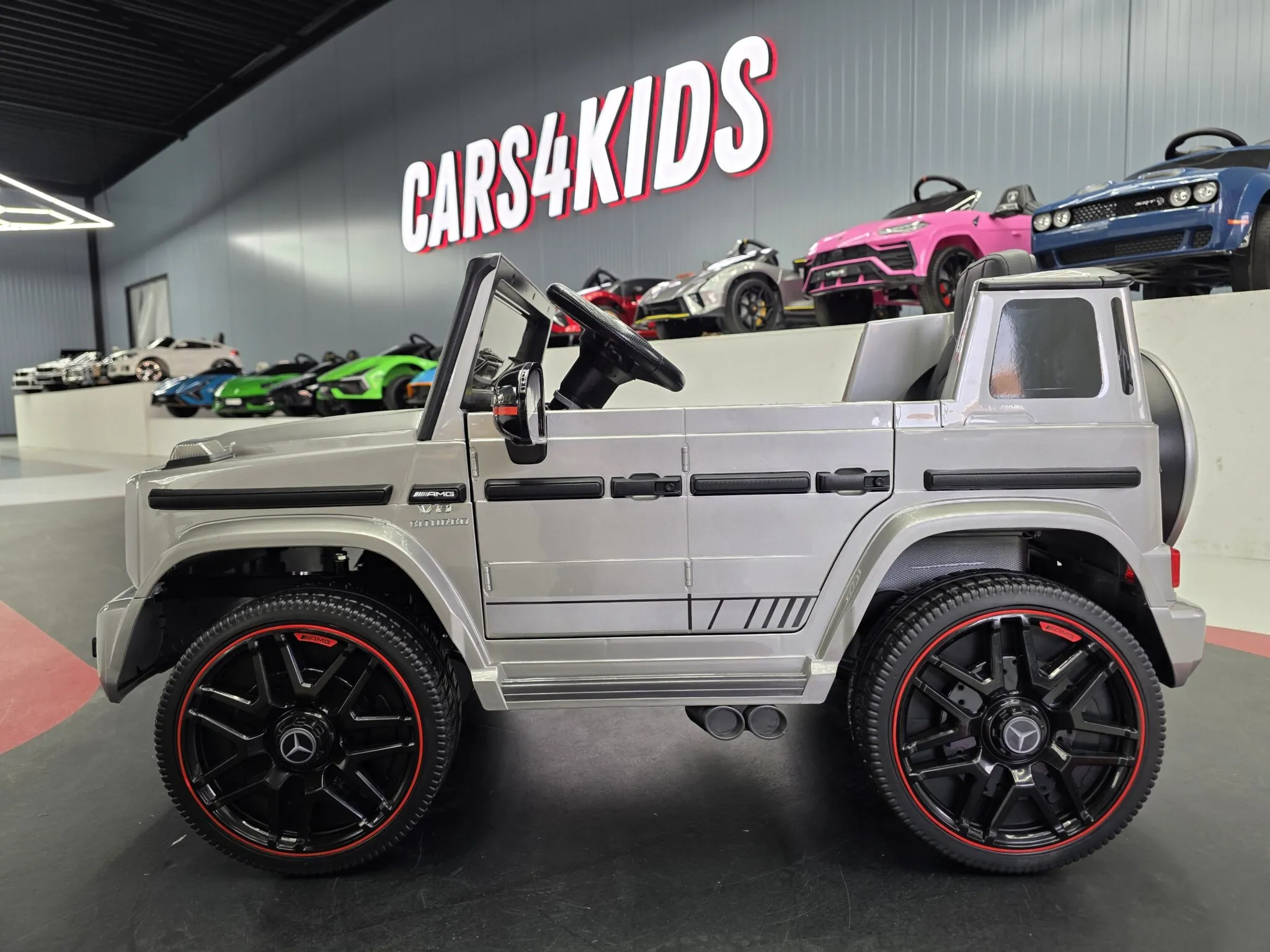Mașină electrică pentru copii Mercedes-Benz G63 AMG 12V, gri metalizat, telecomandă 2.4G, baterie 9Ah, roți cauciuc, scaun din piele [6]
