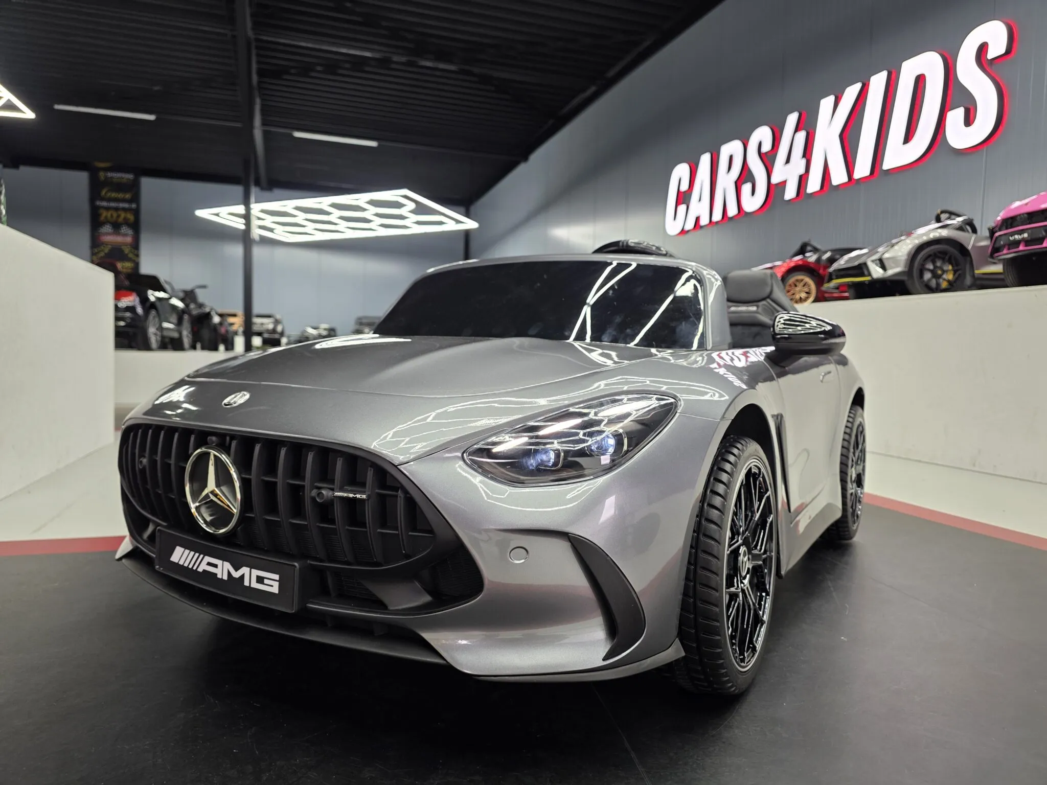 Mașinuțe electrice copii premium - Mașină electrică pentru copii Mercedes GT63 24V, 2 locuri, gri metalizat, telecomandă 2.4G, 4 motoare, scaun din piele