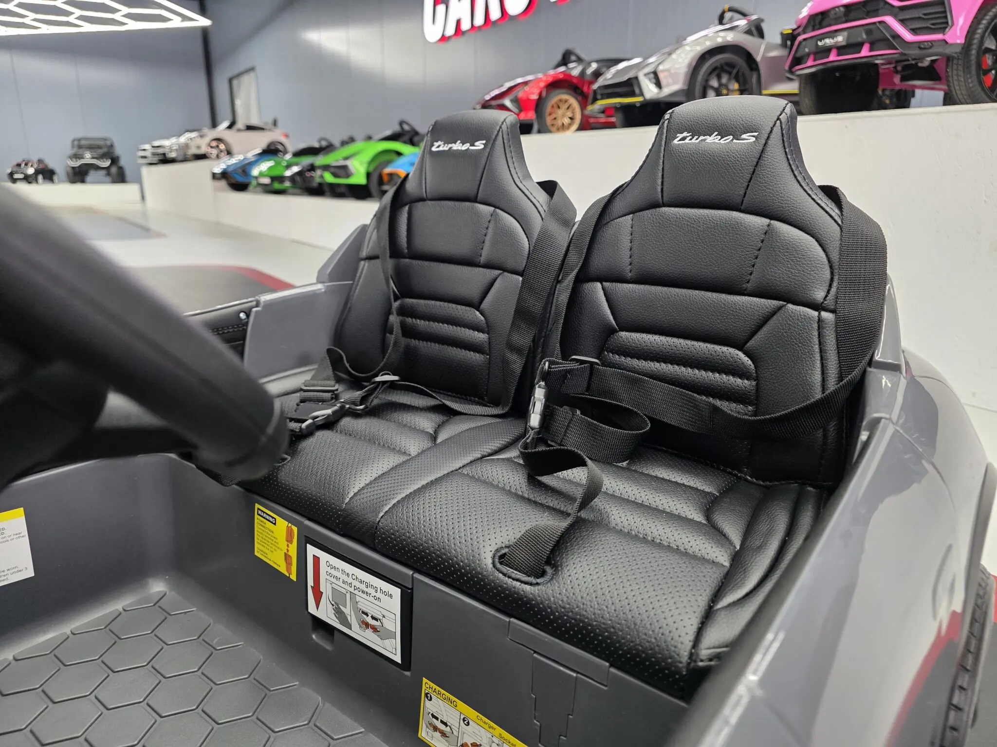 Mașină electrică Porsche Taycan Turbo S 24V Gri, 2 Locuri, licență oficială – Telecomandă 2.4G, Scaun Piele [7]