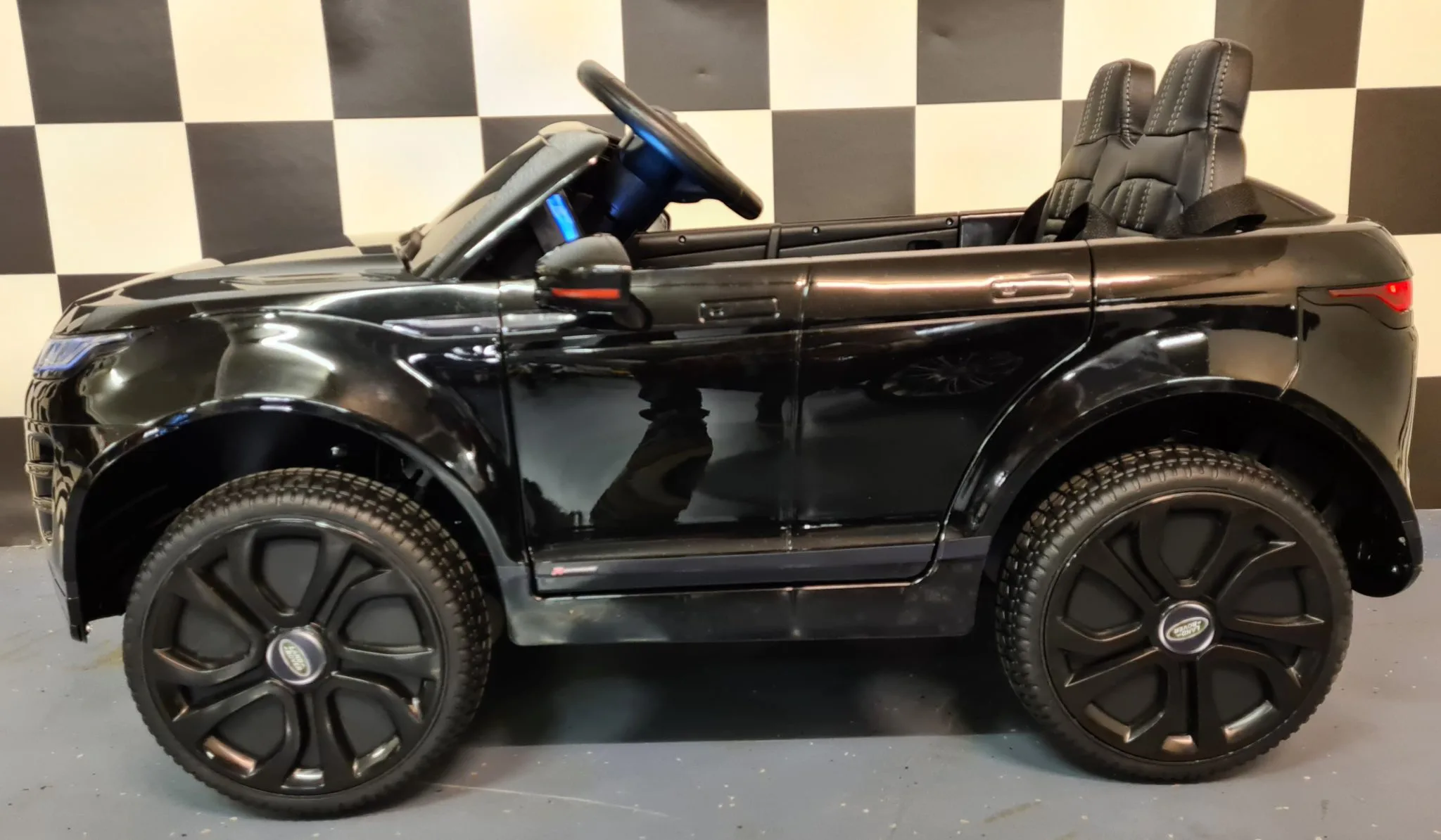 Mașină electrică Range Rover Evoque 4×4 12V Negru Metalic – Telecomandă 2.4G, 4 Motoare, Scaun Piele [5]