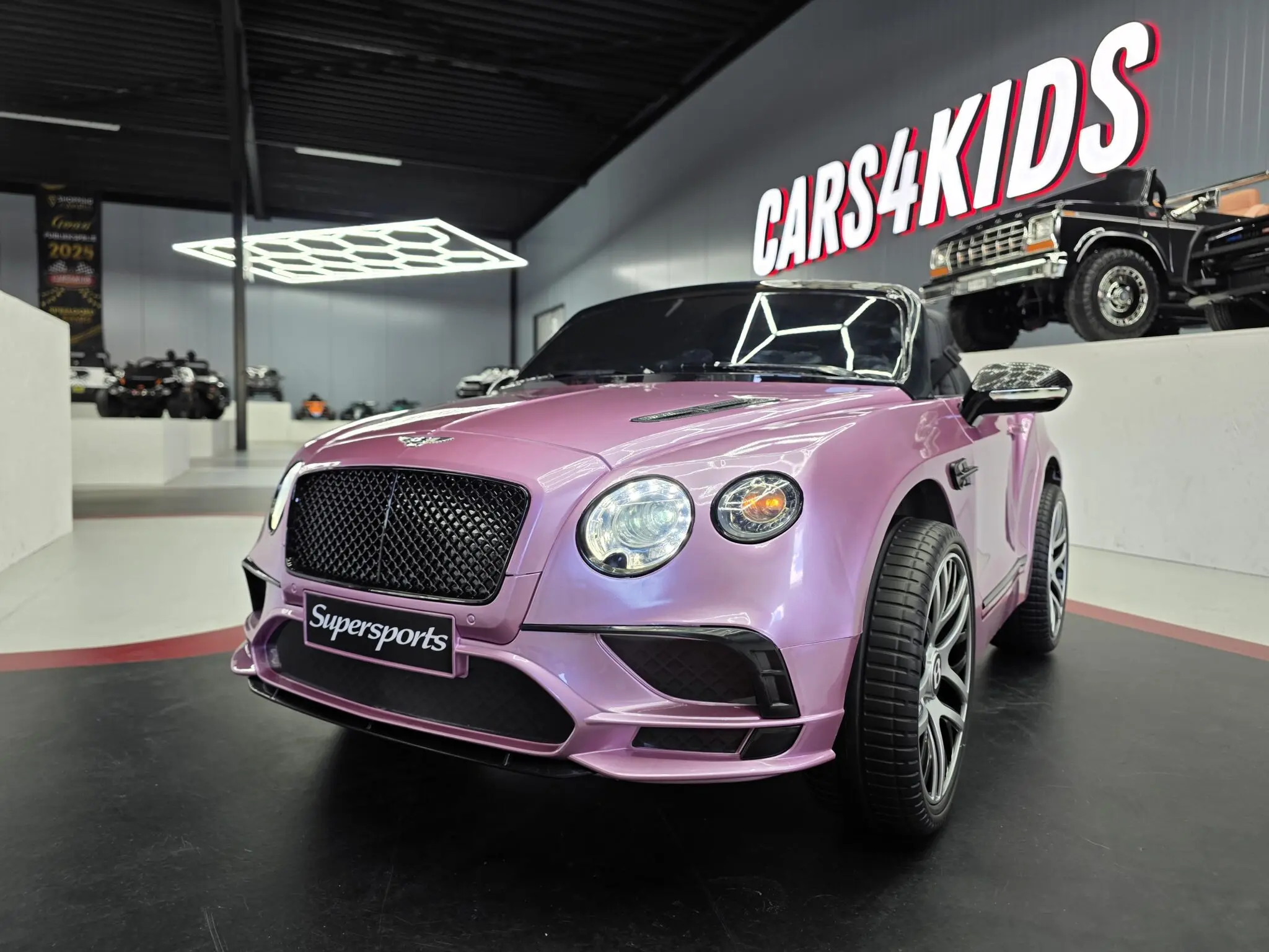 Mașinuță Electrică Copii Bentley Continental 12V, Telecomandă 2.4G, Șa Piele Neagră, Uși Funcționale, Roz Metalizat [2]