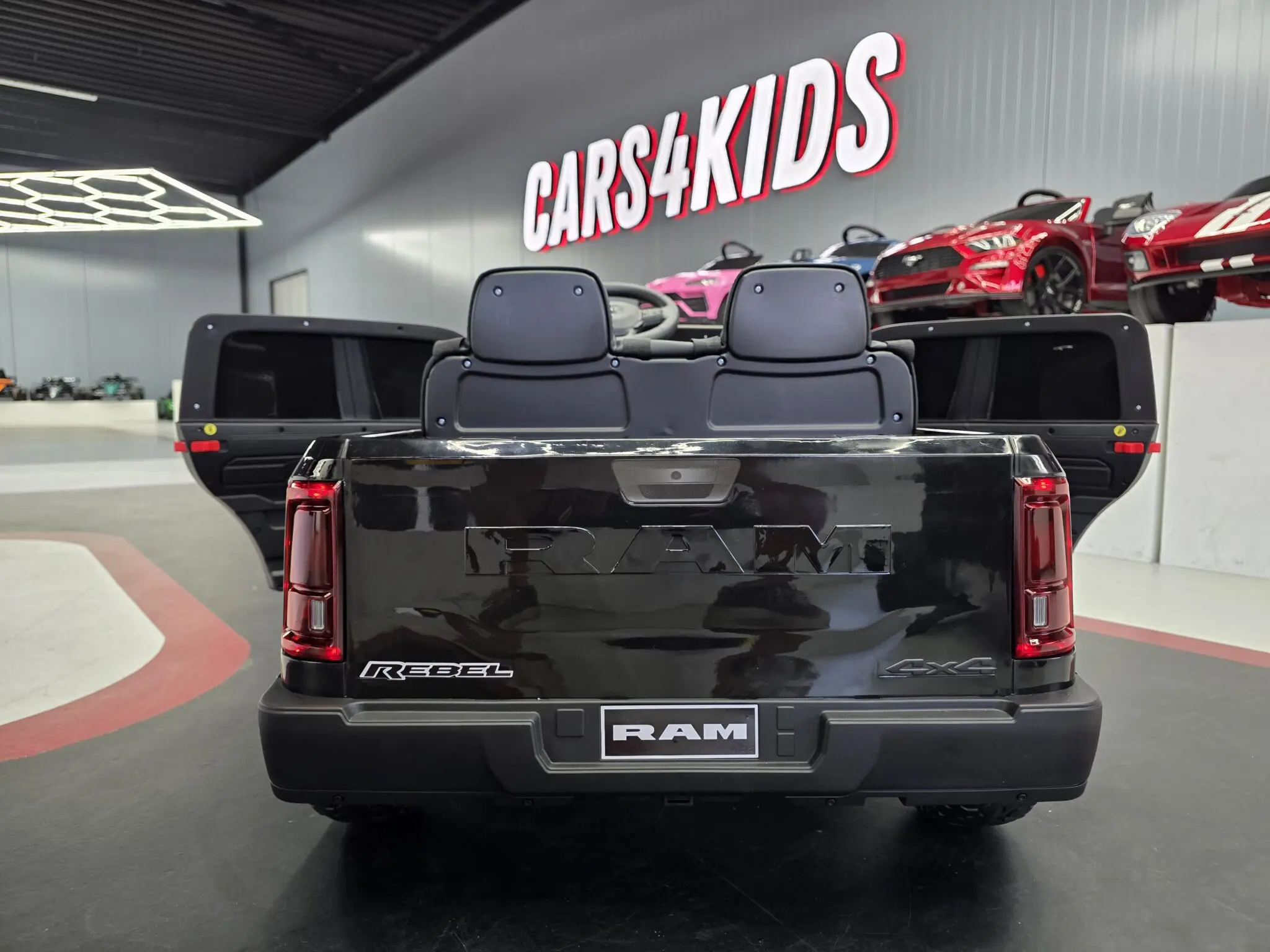 Mașinuță Electrică Copii Dodge RAM Pick-up 12V, Telecomandă, Bluetooth, Șa Piele, Soft Start, Negru [7]