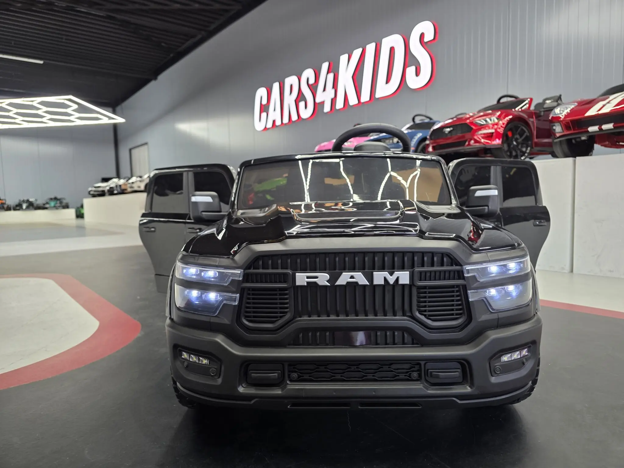 Mașinuță Electrică Copii Dodge RAM Pick-up 12V, Telecomandă, Bluetooth, Șa Piele, Soft Start, Negru [2]