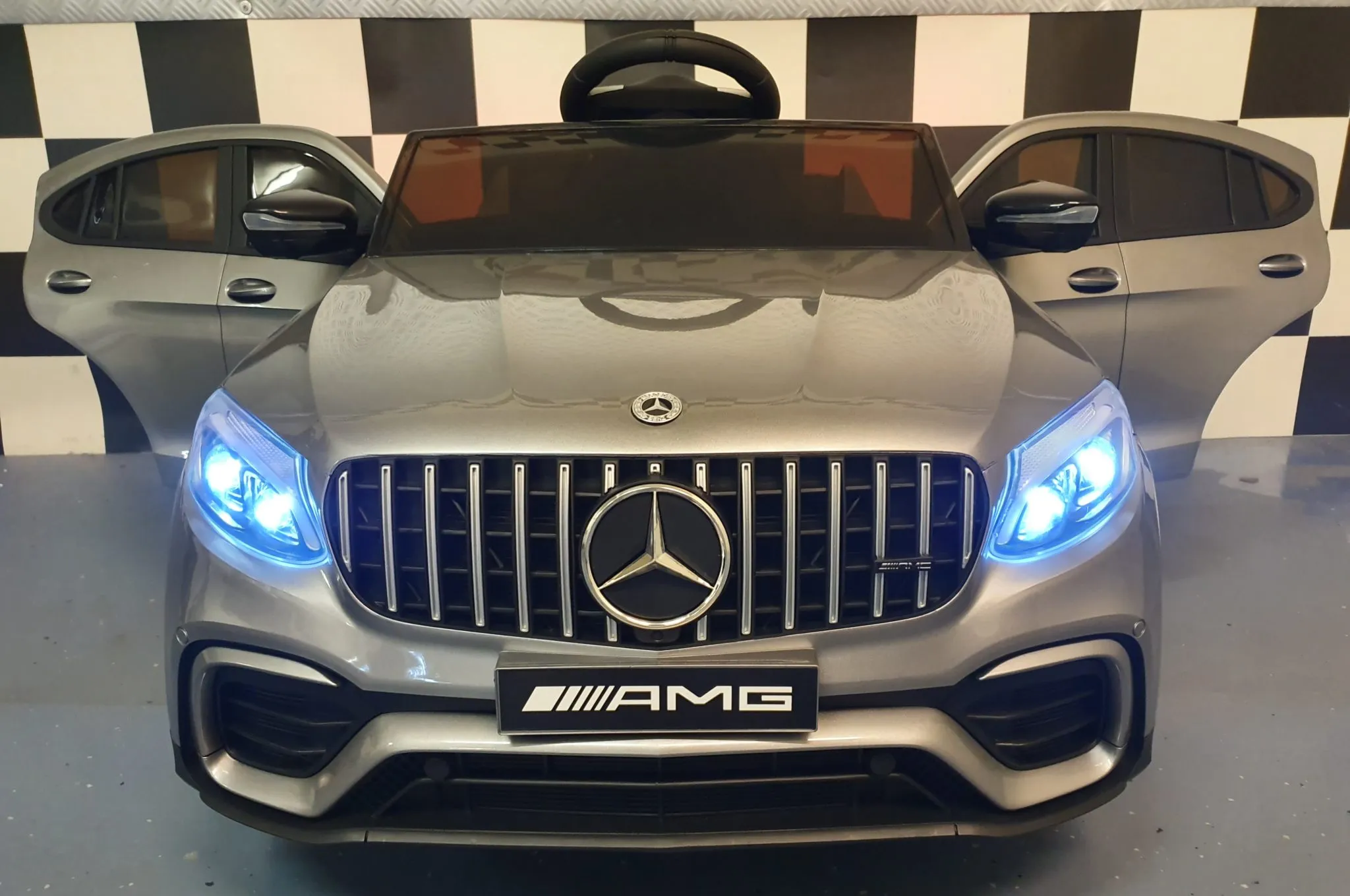 Mașinuță electrică copii Mercedes GLC 63 AMG 12V, 4 motoare, scaun piele, centură 5 puncte, gri metalizat [4]
