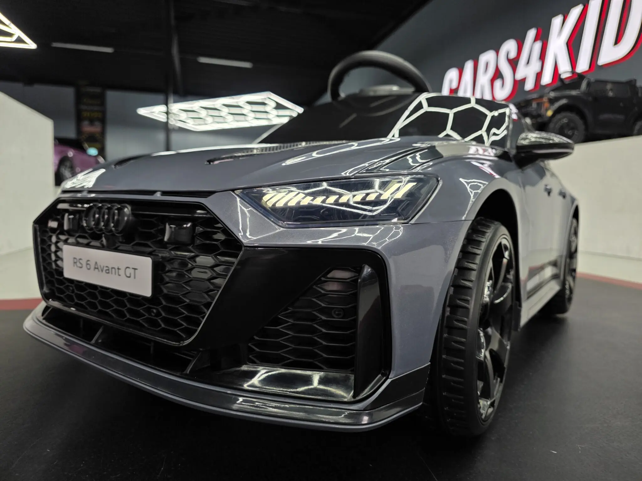 Mașinuță electrică pentru copii Audi RS6 Avant GT 12V Gri 112x61x47cm – licență oficială Audi, telecomandă parentală și soft start [3]