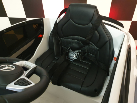 Mașinuță Electrică pentru Copii Mercedes-Benz GLC 63 AMG 12V Alb – 4 Motoare, Suspensii, Bluetooth, Telecomandă 2.4G | 3 Ani+, Max. 30 kg [9]