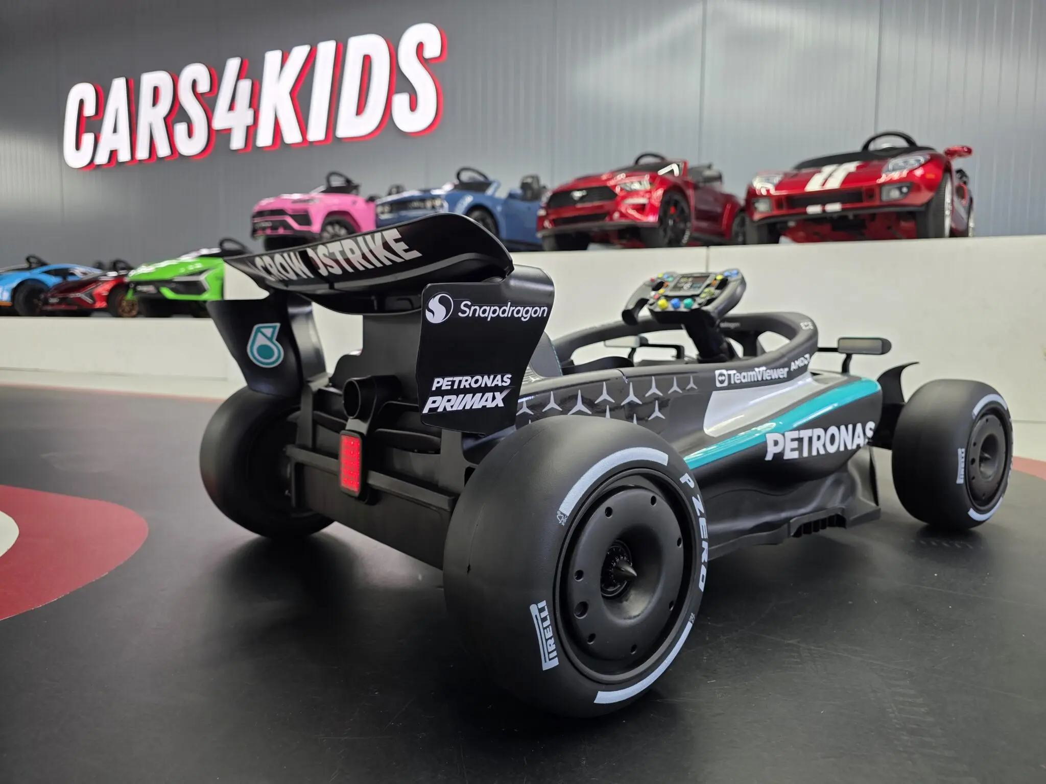 Mașinuță Electrică pentru Copii Mercedes Formula 1 12V Negru – 2 Motoare 35W, Bluetooth, Telecomandă 2.4G, Roți EVA | 3-5 Ani, Max. 30 kg [4]