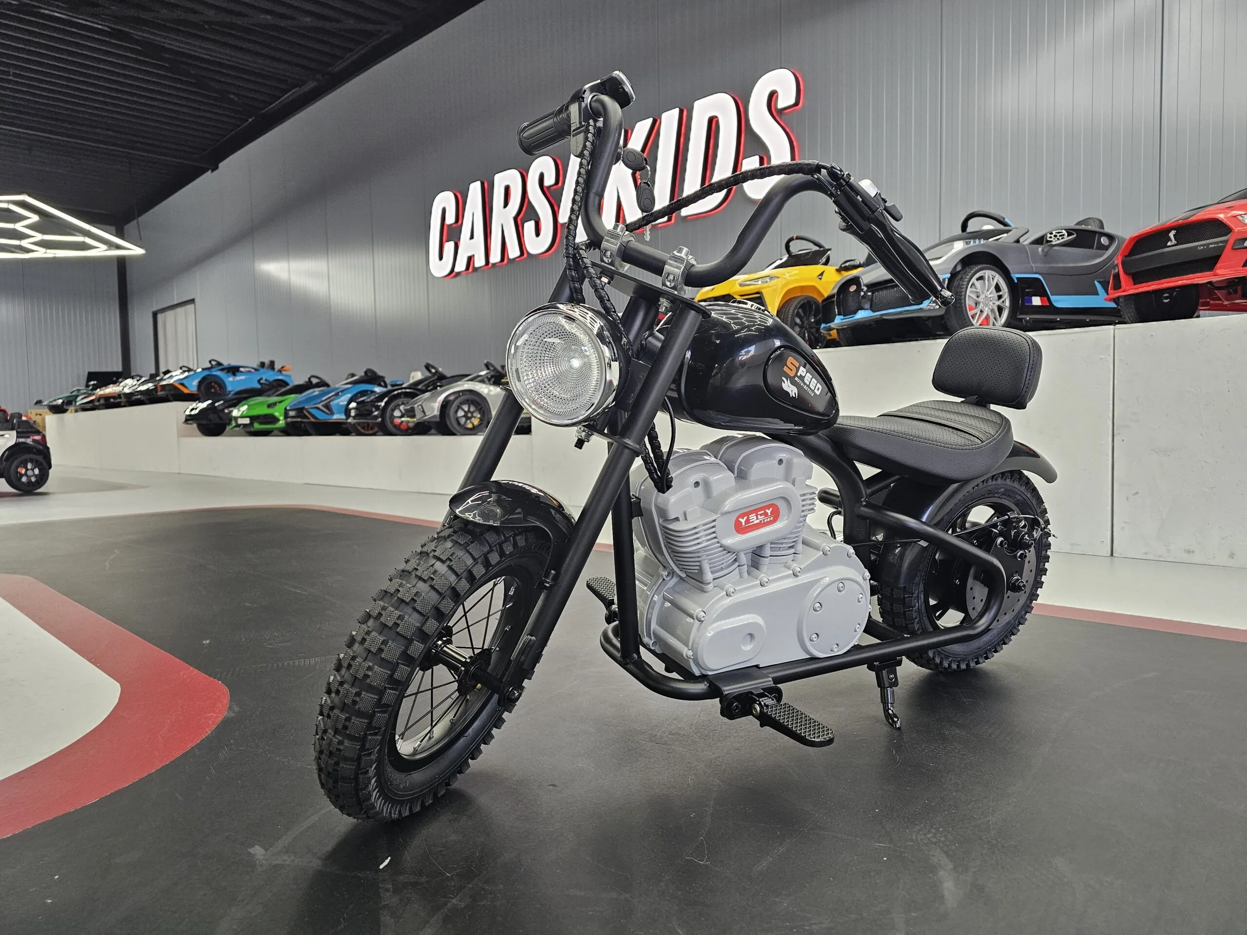 Mașinuțe electrice 24V - Motocicletă Electrică Chopper 24V Negru, Motor Brushless – Viteză 20 km/h | 6+ Ani