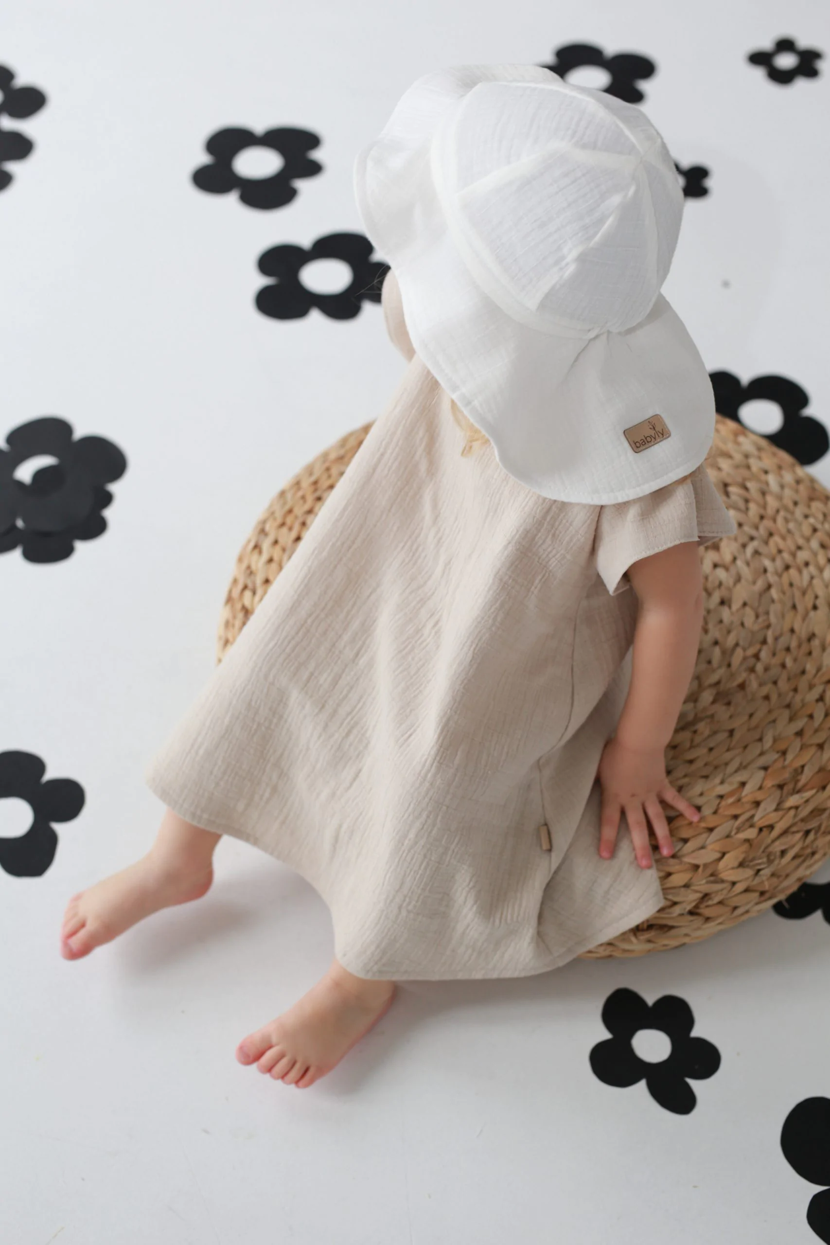 Pălărie de Soare din Muselină BabyLy – Alb Lapte, Protecție Completă Cap-Urechi-Ceafă, Reglabilă | 0-3 Ani, Handmade Polonia [2]