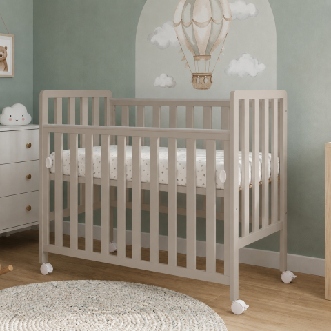 Patut mic Co-sleeping - Pătuț Atașabil Co-Sleeper BAMBI 100x50cm Casmir din Lemn – Laterală Culisantă, Roți cu Blocare, Somieră Reglabilă 3 Poziții | EN 716-1, Max 15kg